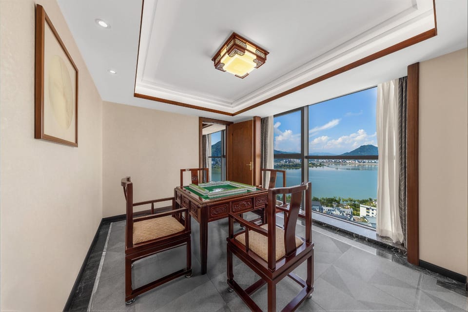 Chongqing Binhu Peninsula Holel Hotel in Hubei