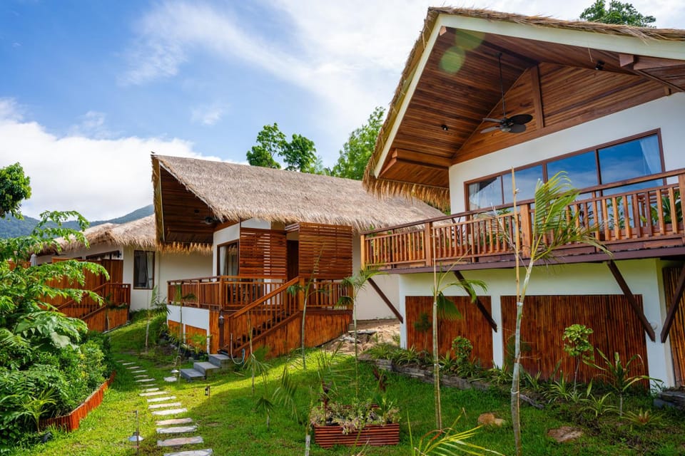 Ten Moons Sunset Villas Resort in Thailand