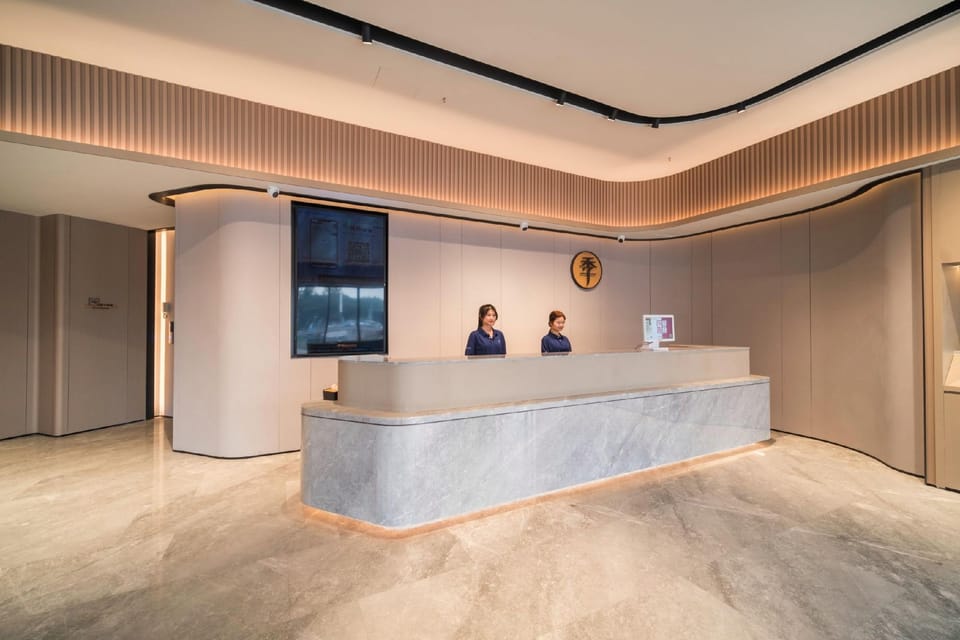 Ji Hotel Shenzhen Bao'an International Convention and Exhibition Center Shajing Hotel in Shenzhen