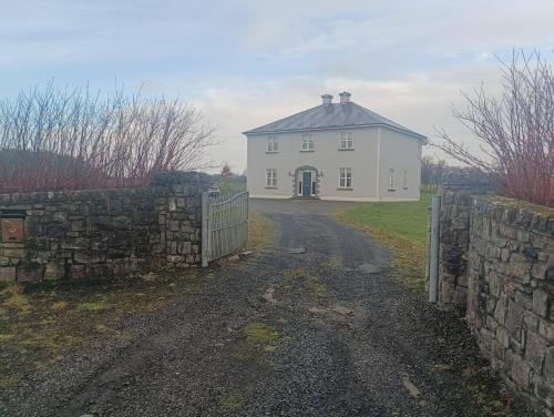 Room 1 Williamstown, Ireland Hotel in County Galway