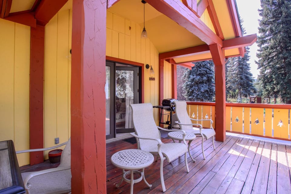 Alpen Way Chalet Mountain Lodge Lodge in Evergreen