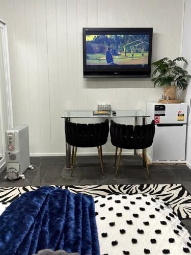Devonport Breeze Escape Hotel in Devonport