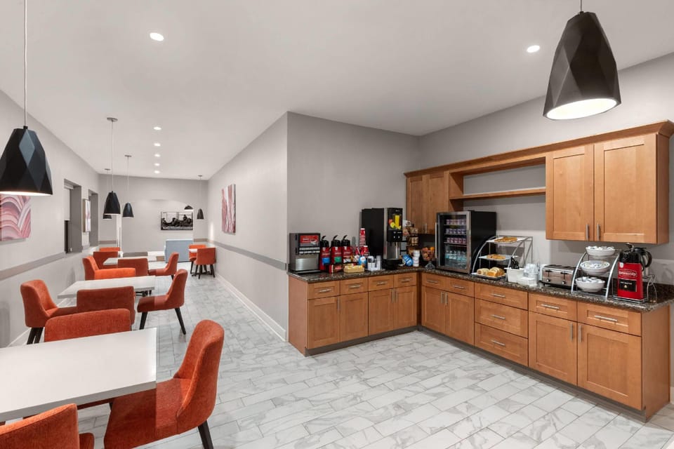 Ramada by Wyndham Kenner/New Orleans Airport South Hotel in Kenner