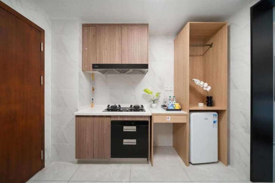 Zhanhui City Hotel Apartment (Shenzhen Convention Center Gangxia Metro Station) Hotel in Shenzhen