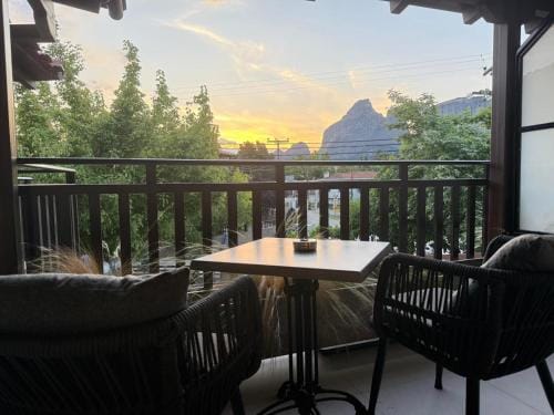 Polyzos Luxury Suites Meteora #1 - Adults Friendly Hotel in Kalabaka