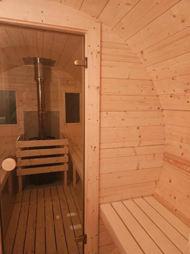 Moun Bolton Cabin 'Chester' Hotel in County Kilkenny