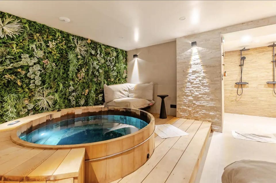 Atypik Hotel                                                                     Hotel in Mairie de Clichy - Métro