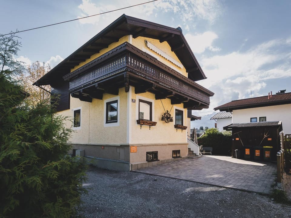 Areit Apartments by we rent Hotel in Zell am See