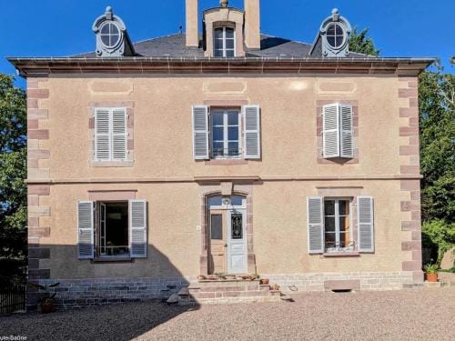 Charmant logement a Saulx - FR-1-583-235 Hotel in Switzerland