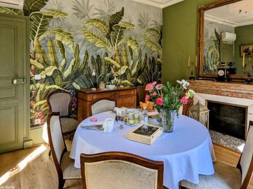 Charmant logement a Saulx - FR-1-583-235 Hotel in Switzerland