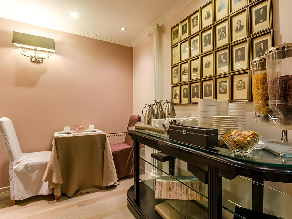 Riviera Hotel Hotel in Paris