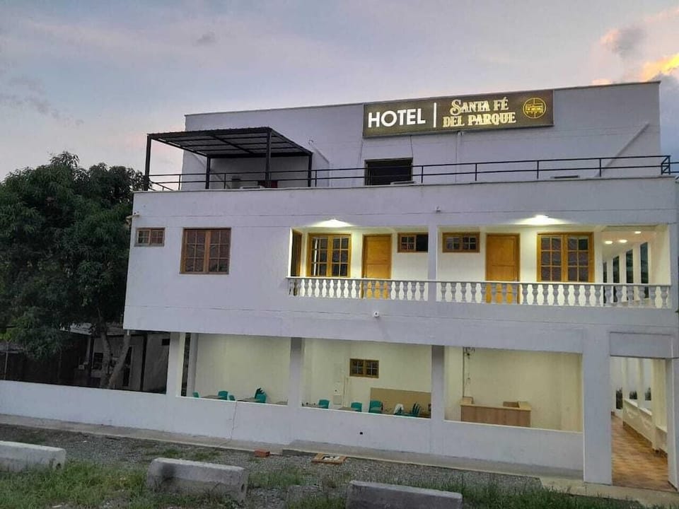  hotel santa fe del parque Hotel in Santa Fe de Antioquia