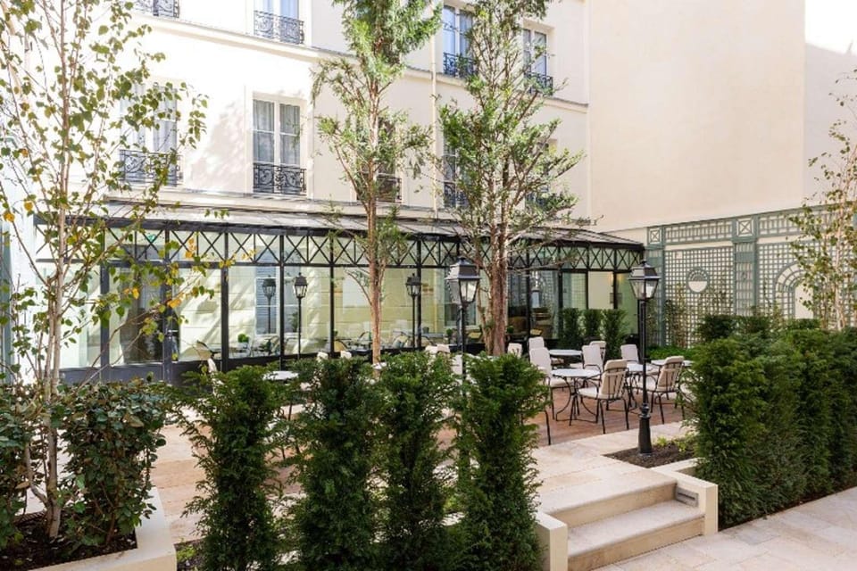 Hotel Lord Byron Hotel in Paris