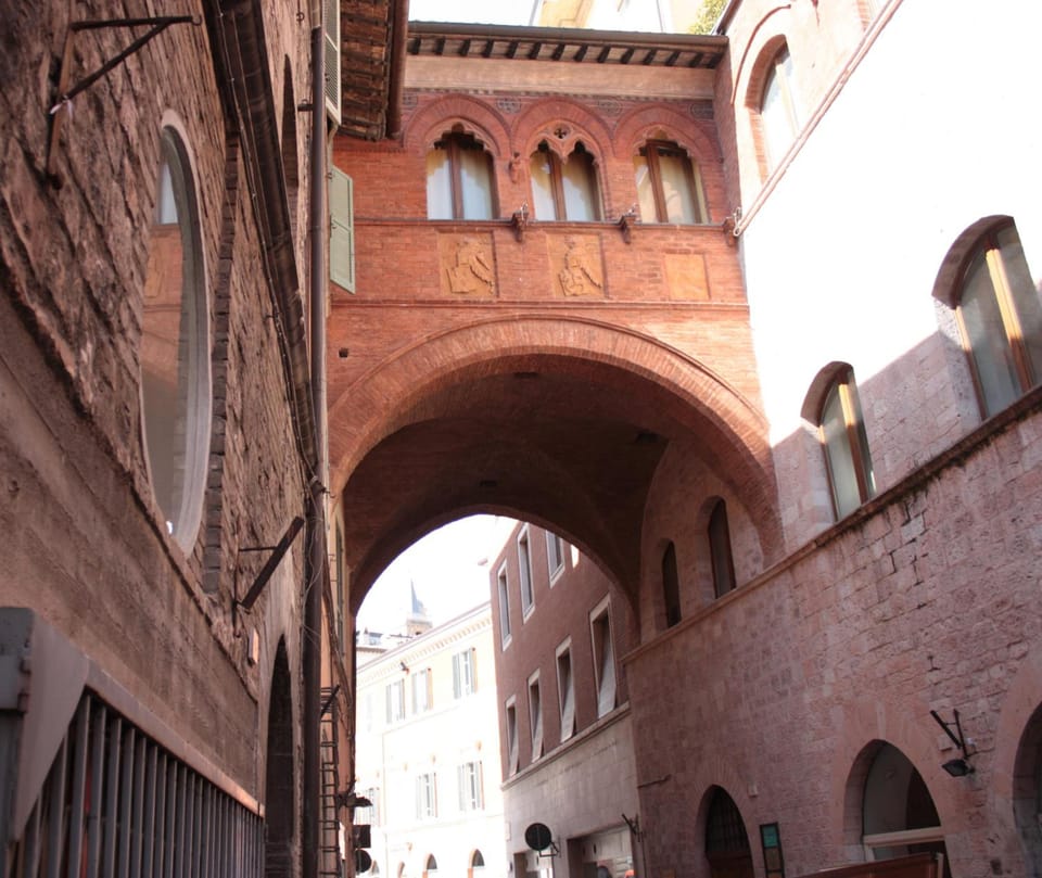Affittacamere Arco Polinori Hotel in Foligno