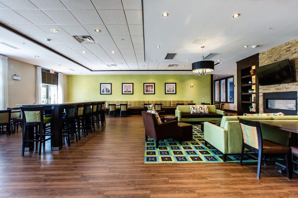 Holiday Inn Express & Suites Spruce Grove - Stony Plain By IHG Hotel in Spruce Grove