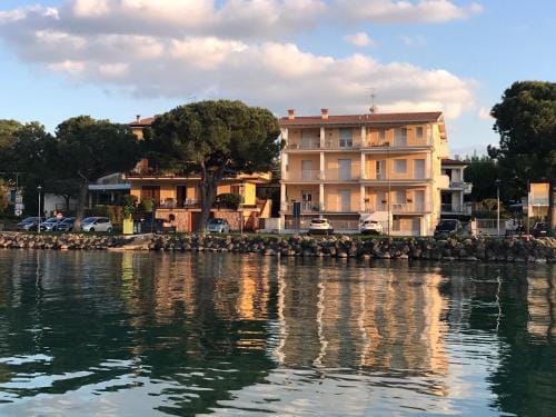 Casa Martori Lake View Rooms Hotel in Peschiera del Garda