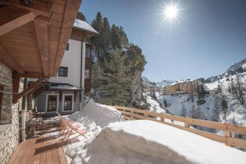 Apparthotel Zirbenhof Hotel in Obertauern