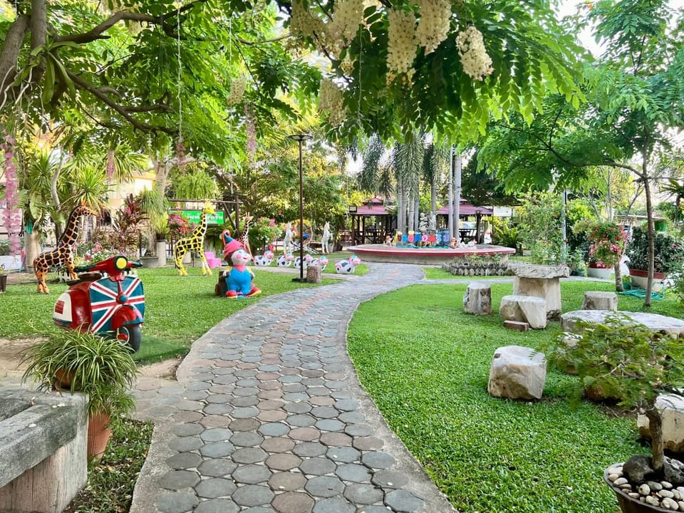 Phutthinan Resort Sattahip Accommodation Resort in Chon Buri Changwat