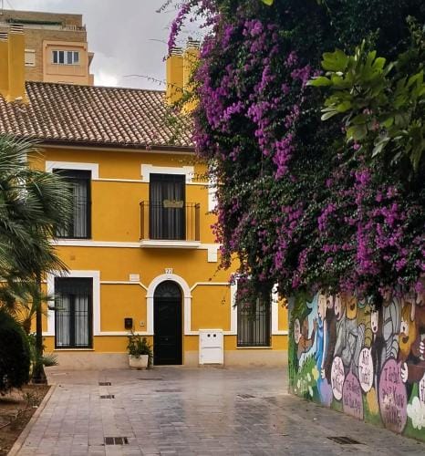 Yard Patraix by Concept Flats Hotel in Valencia