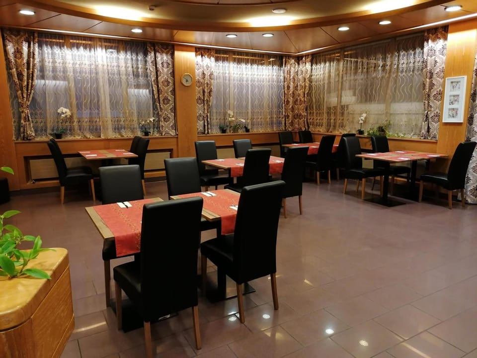 Hotel du Stand Hotel in Canton of Valais