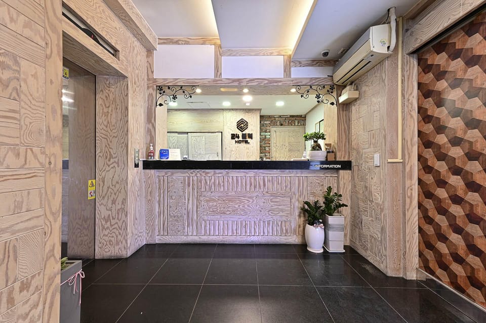 Suwon City Hall Station Block 24 Motel in Gyeonggi-do