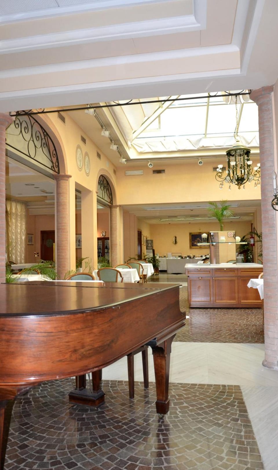 Phi Hotel Dei Medaglioni Hotel in Emilia-Romagna