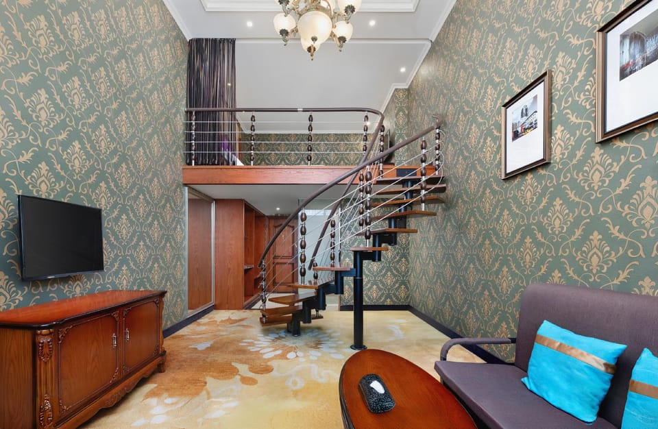 Guzi Celebrity First Hotel (Wenjiang University Town) Hotel in Chengdu