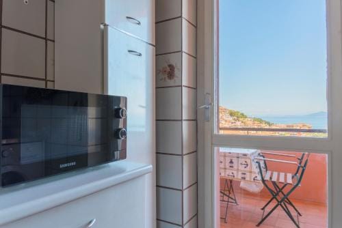 Sea View with Heating - Private Parking & Wifi Hotel in Porto Santo Stefano