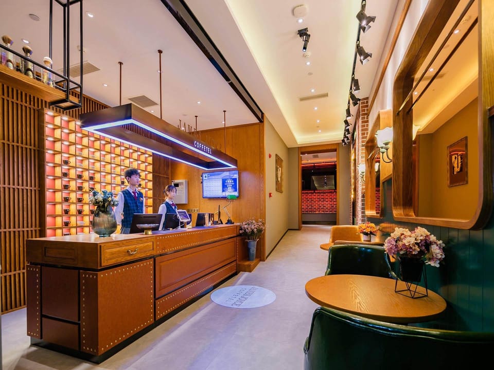 James Joyce Coffetel Xi'an Bell Tower Metro Station Huimin Street Hotel in Xian