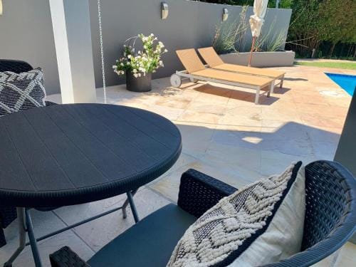 Constantia Winelands Lodge Lodge in Cape Town