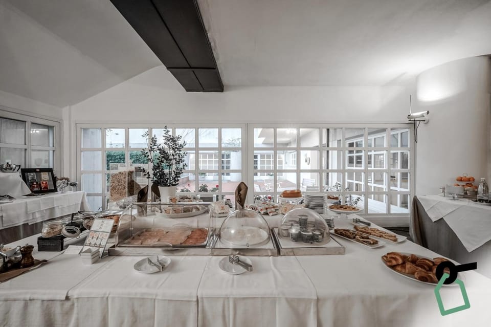 HOTIDAY Room Collection - Sarzana Hotel in Province of Massa and Carrara