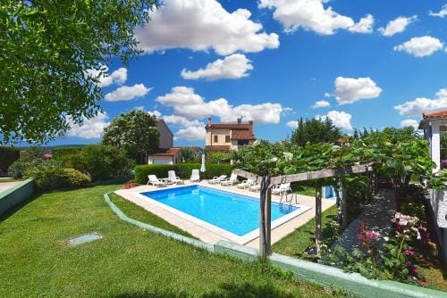 Room with pool 2371 Hotel in Medulin