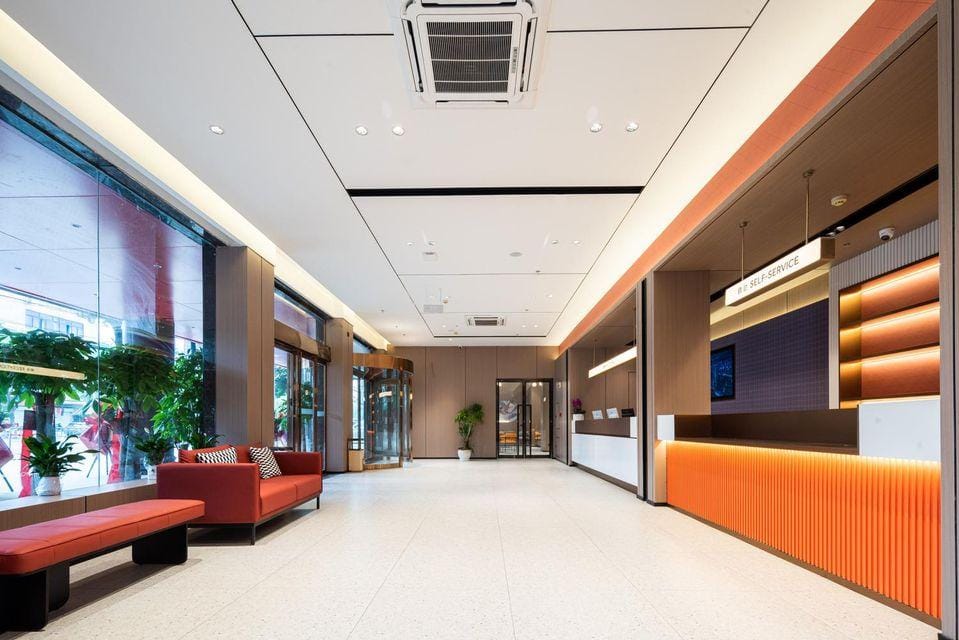 Borman Hotel Wuhan Houhu Xingye Road Metro Station Hotel in Wuhan