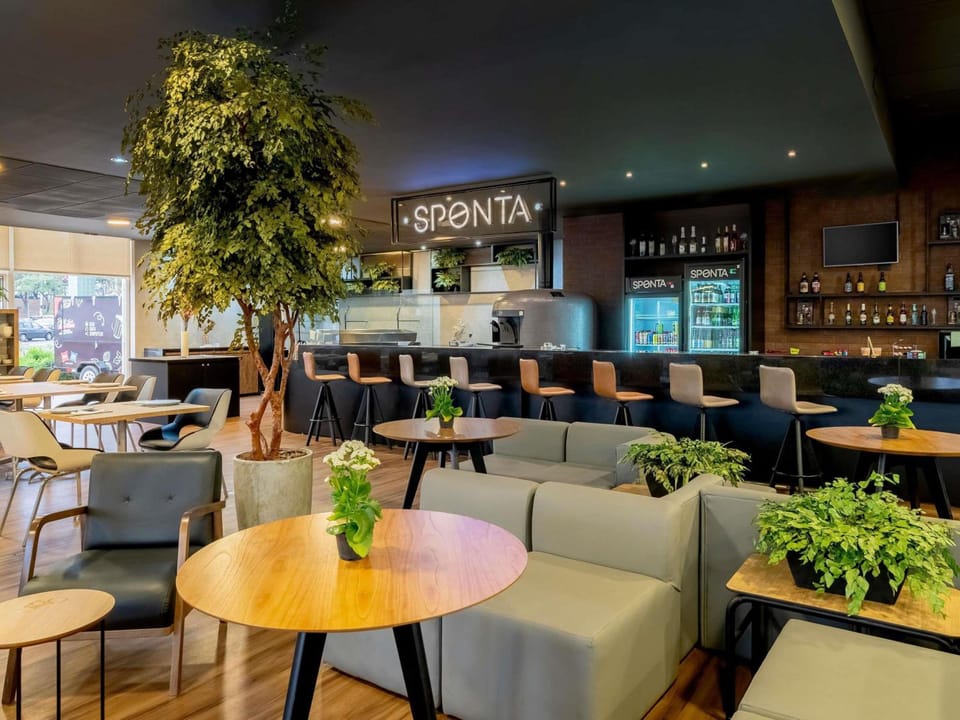 Bar/lounge