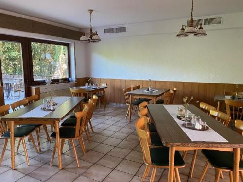 Zum Lahnfelsen Graveneck Hotel in Rhineland-Palatinate