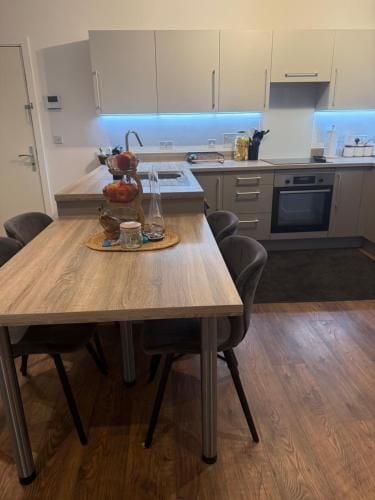 Dynamic Luxury Apartment Hotel in Barking
