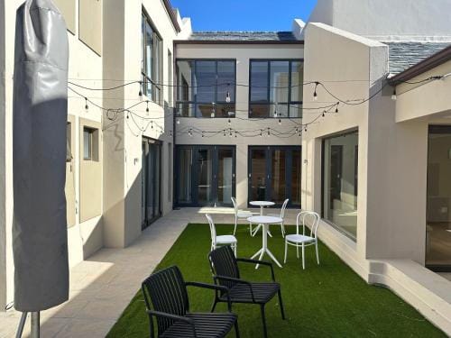 Blouberg Village Place Hotel in Cape Town
