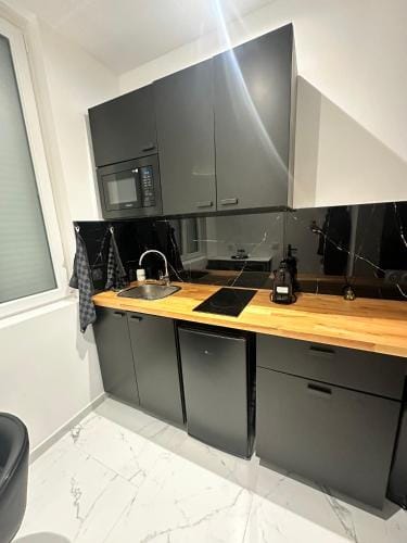 Suite KING Size SAUNA JACUZZI Hotel in Lisieux