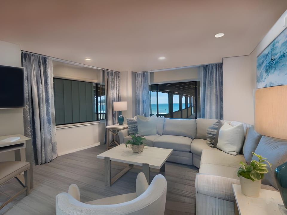 La Jolla Beach & Tennis Club Hotel in La Jolla Shores