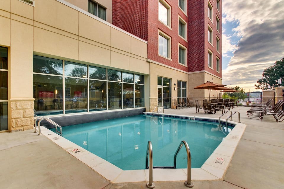 Drury Inn & Suites Knoxville West Hotel in Cedar Bluff