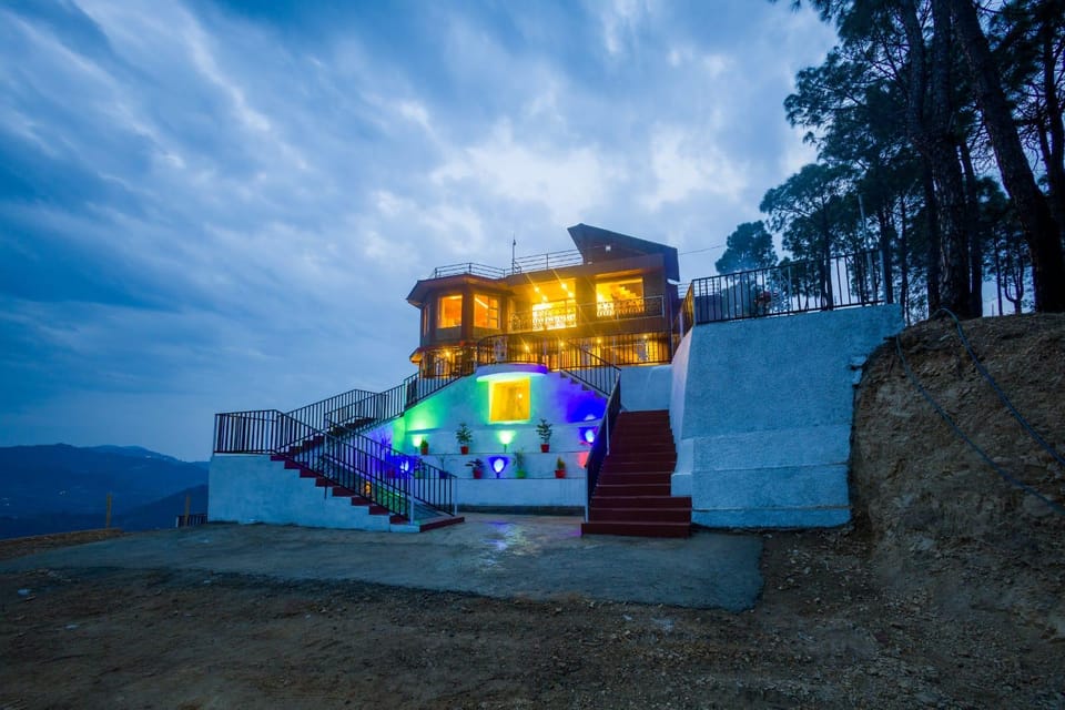 Pine Shadow Ville Hotel in Himachal Pradesh