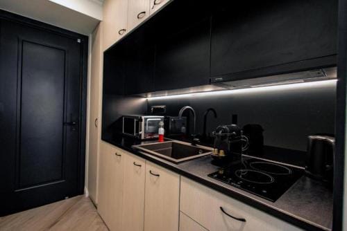 Triple A - Psiri Urban Glow Studios at Theatrou Square II Free Parking! Hotel in Athens