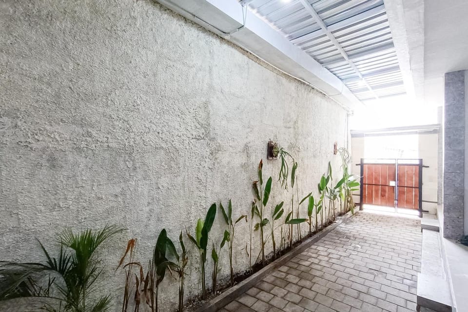 Widi Guest House near GWK Mitra RedDoorz Hotel in Bali