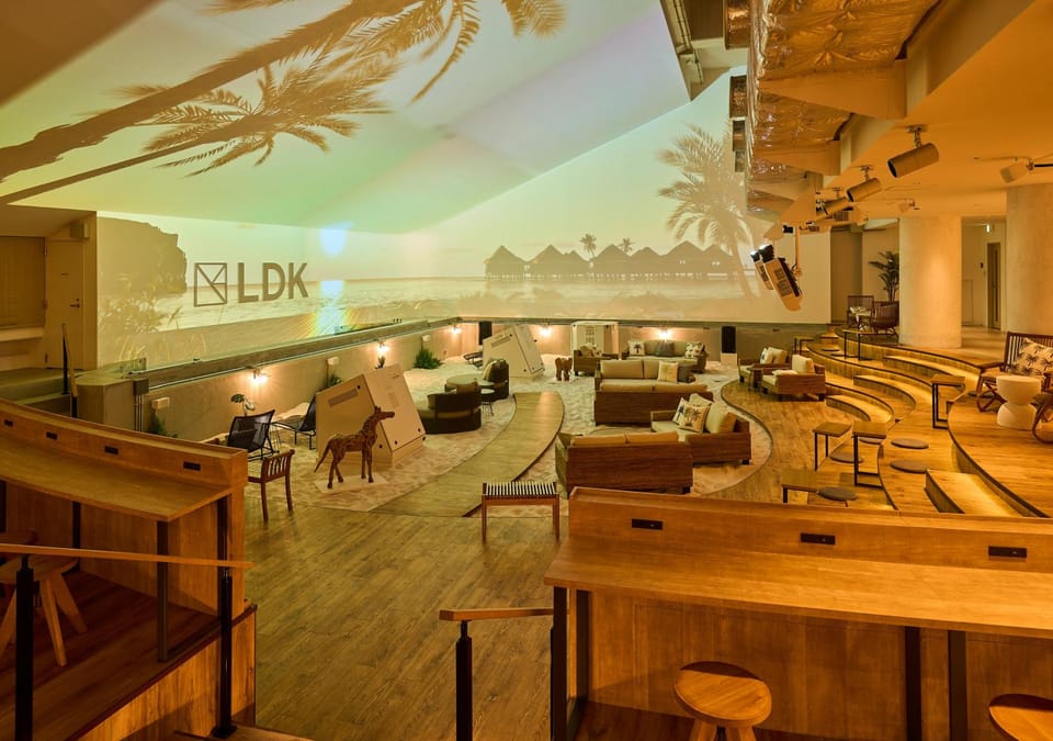 Shared lounge/TV area