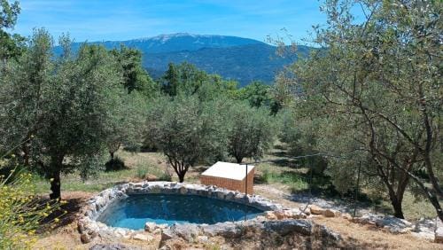 Remote cottage with valley views Chalet in Buis-les-Baronnies