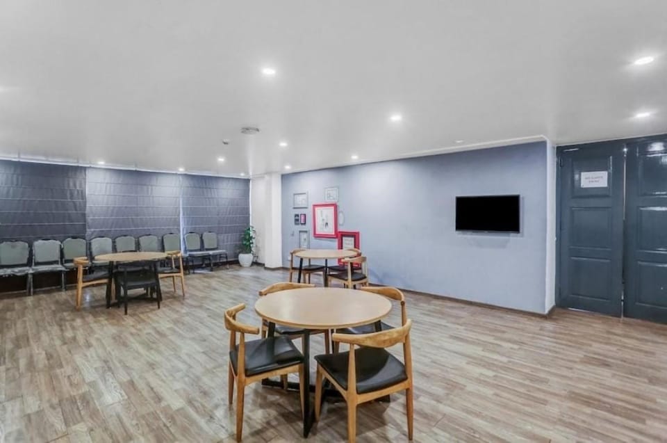 Arena Hotel Hotel in Gurugram