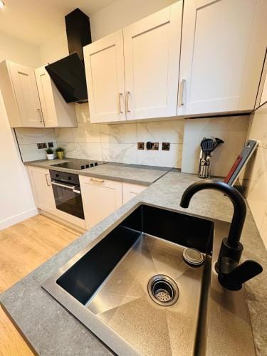 R5 - Luxurious Private Room with Kitchenette near QE Hospital Harborne Hotel in Birmingham