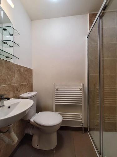 En-suite Double Room 277GC7 Salford Manchester Hotel in Salford