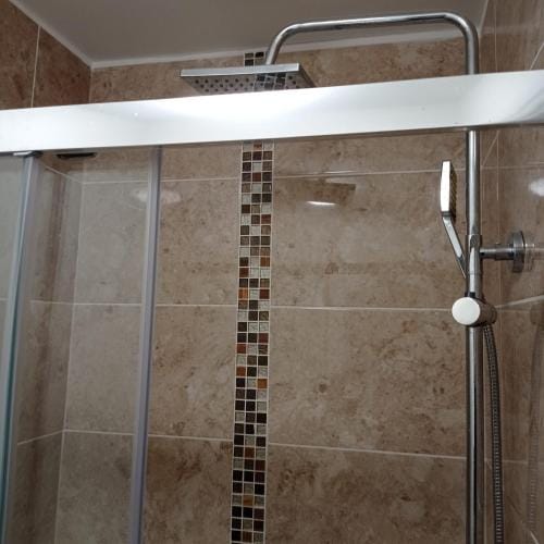 En-suite Double Room 277GC7 Salford Manchester Hotel in Salford