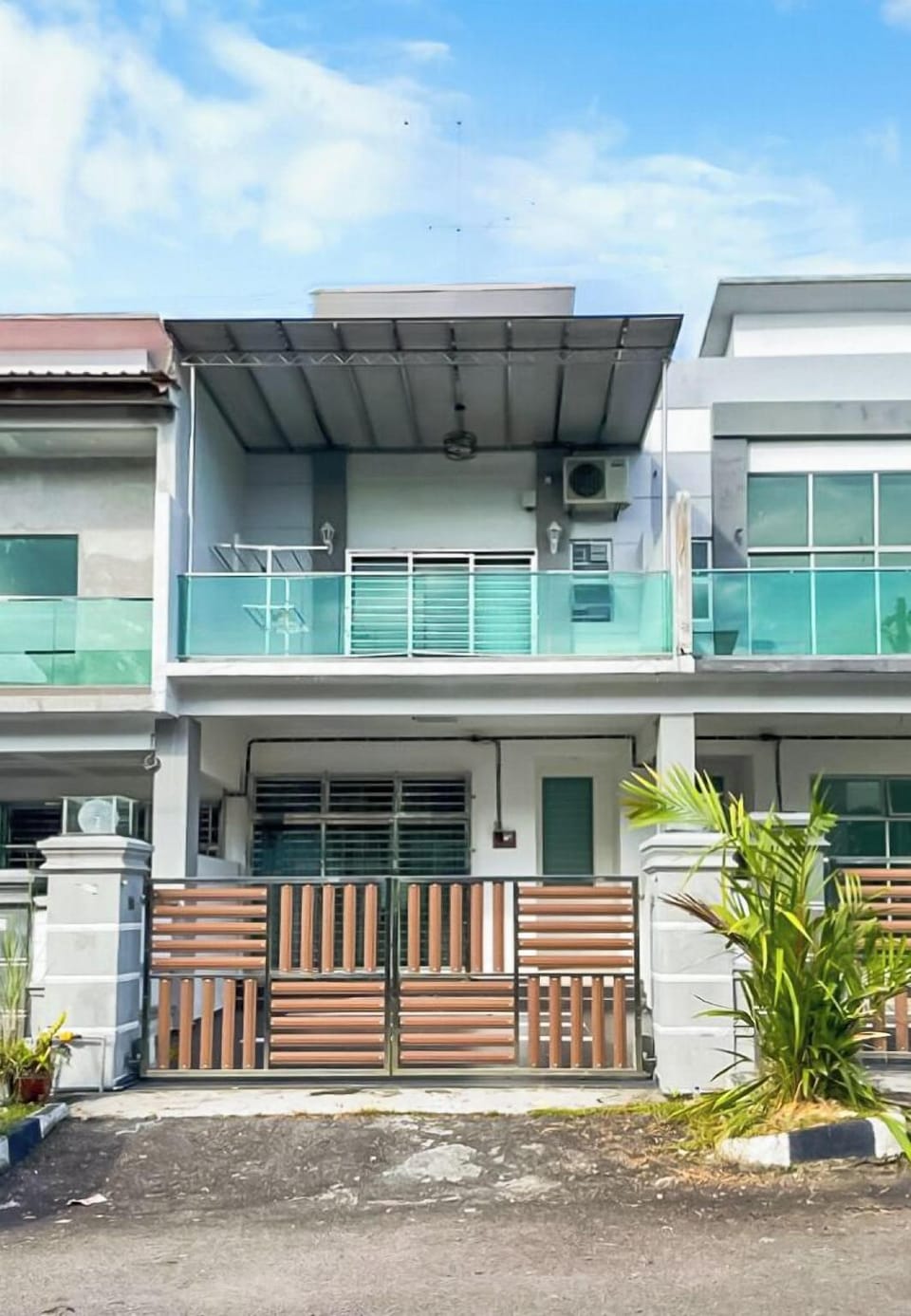 4 Bedroom Landed House Hotel in Johor